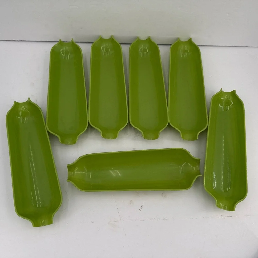 7 Vtg 60s Royal Products Plastic Corn on the Cob Trays Serving Set Avocado Green